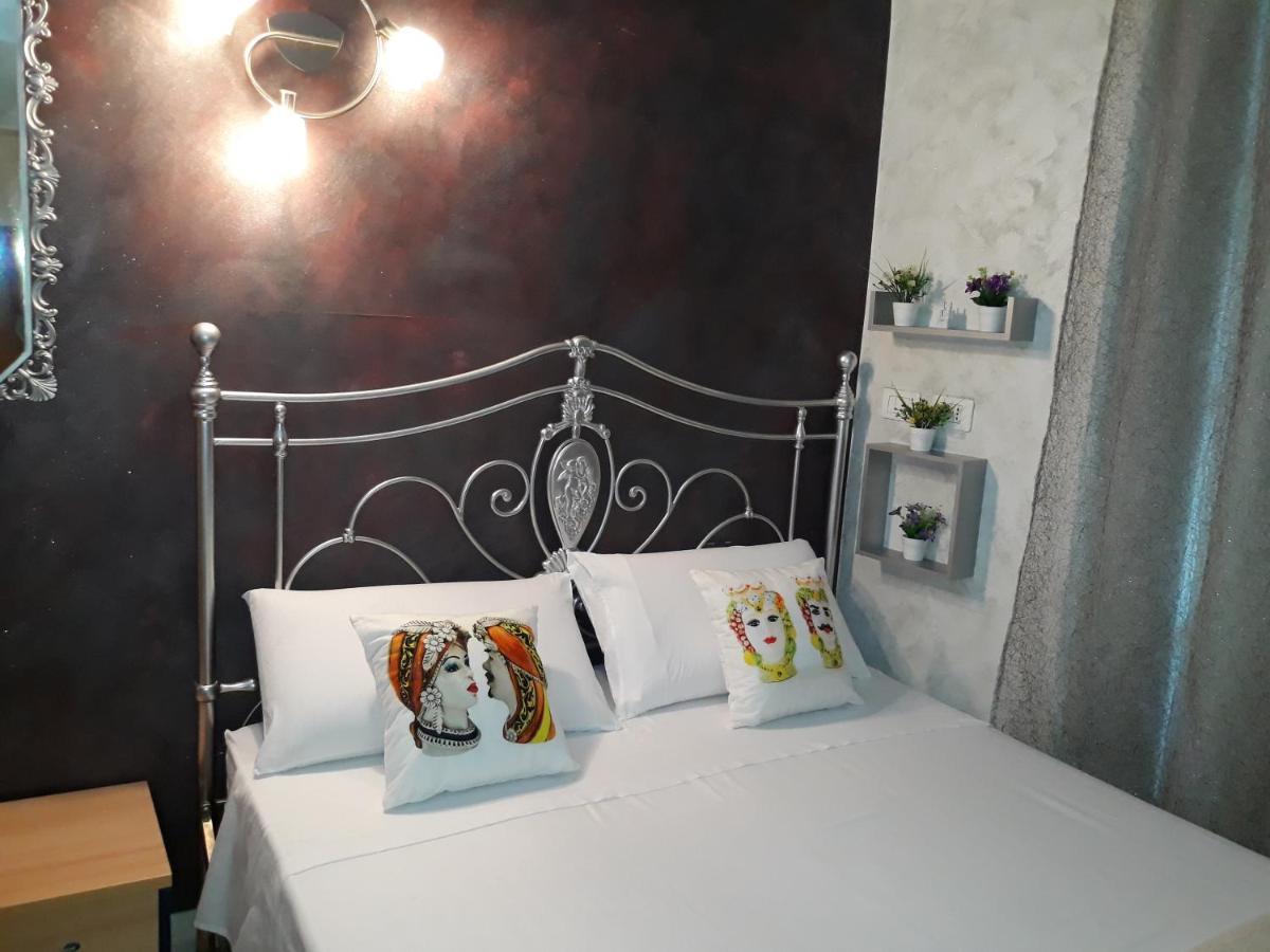 B&B Sotto Gli Archi Catánia Buitenkant foto