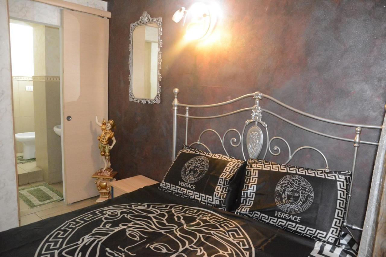 B&B Sotto Gli Archi Catánia Buitenkant foto